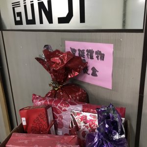 一年一度聖誔禮物交換，同仁準備的精心禮物，愈來愈別緻用心。真真開心^^